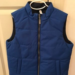 Hanna Andersson 130 reversible vest, navy & royal